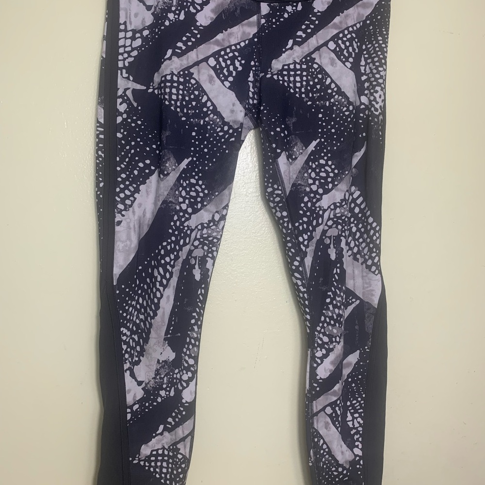 Lululemon Pace Tight *Full-on Luxtreme style Number: W5L76S - Picture 4 of 13
